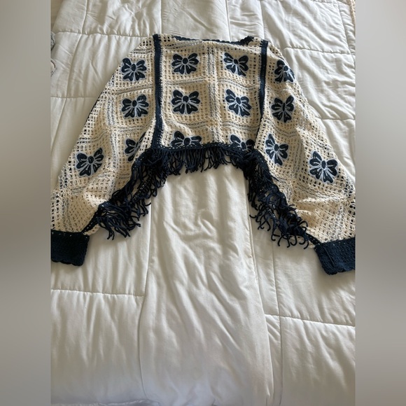 House of Harlow 1960 Sweaters - House of Harlow 1960 Black and Cream Crochet Top